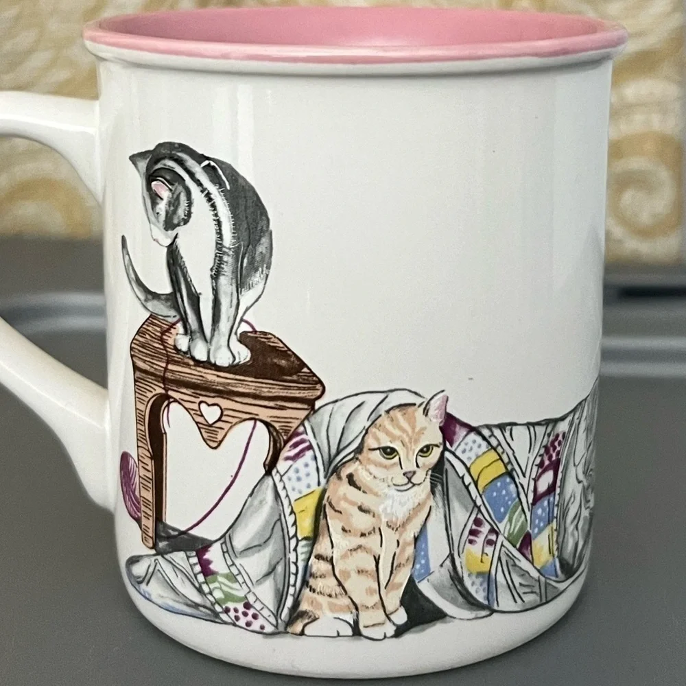 Vintage Polpourri Press Purr Fect 1992 Cats in Basket with Quilt Graphic Mug